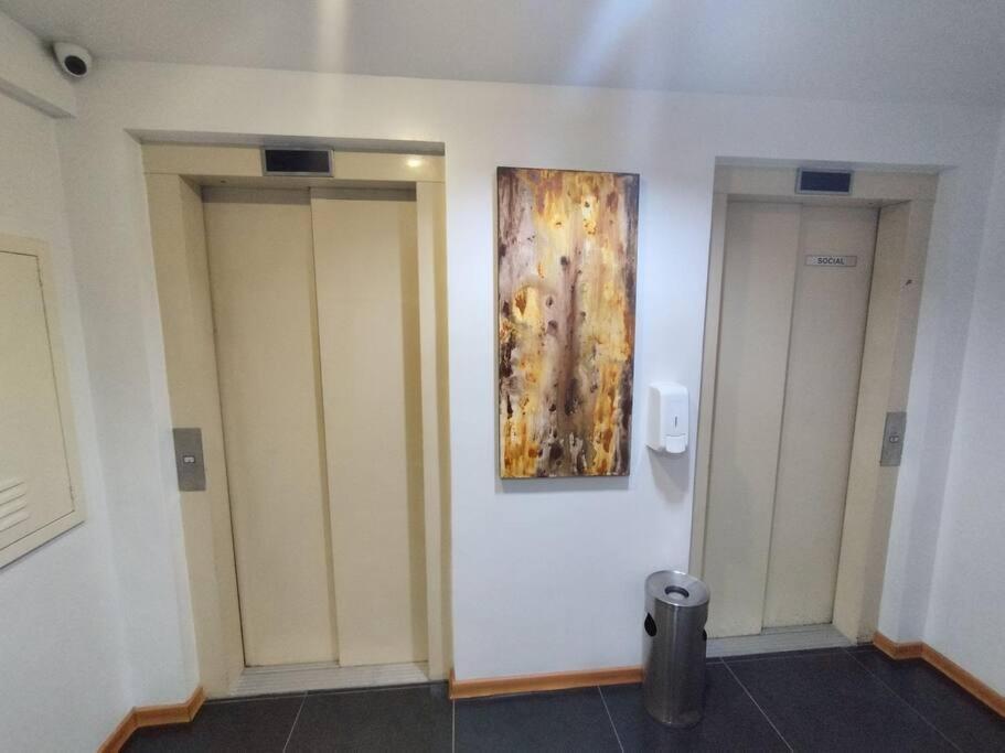 Ipanema, Perto Da E Metro *